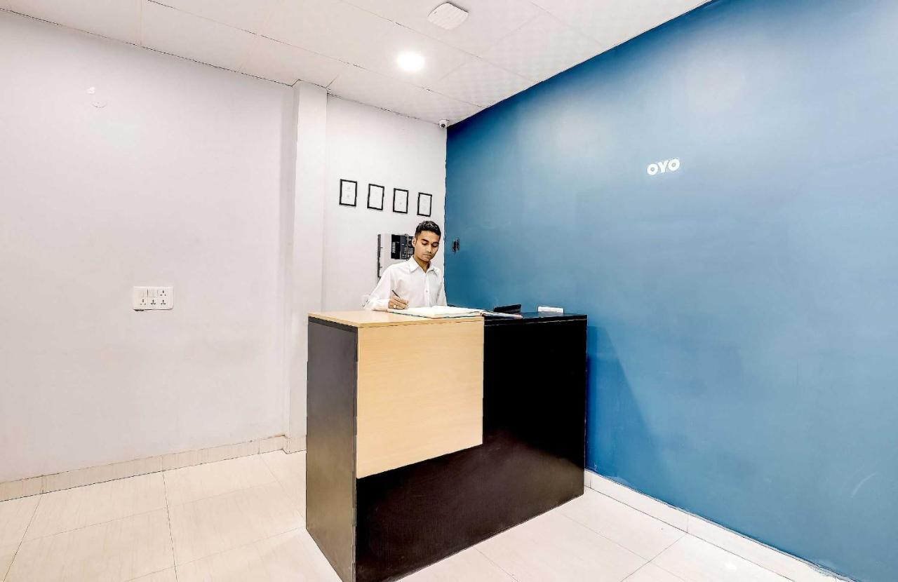 דלהי Collection O 71756 Hotel Silver Arrow Near Pacific Mall Tagore Garden מראה חיצוני תמונה