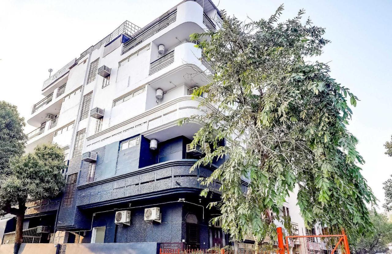 דלהי Collection O 71756 Hotel Silver Arrow Near Pacific Mall Tagore Garden מראה חיצוני תמונה